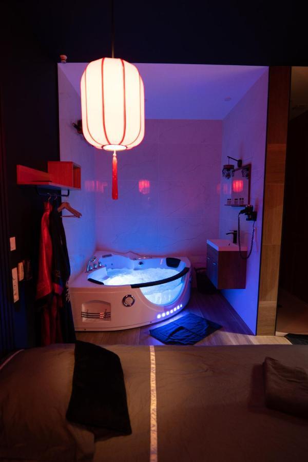 Апартаменты Capsule Japon - Jacuzzi - Netflix & Ecran Cinema - Xbox Trith-Saint-Leger Экстерьер фото
