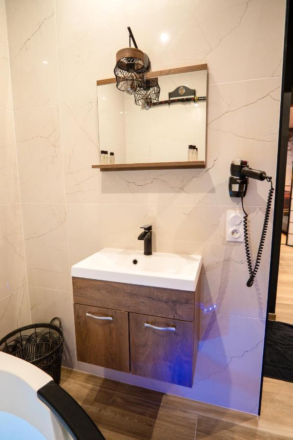Апартаменты Capsule Japon - Jacuzzi - Netflix & Ecran Cinema - Xbox Trith-Saint-Leger Экстерьер фото
